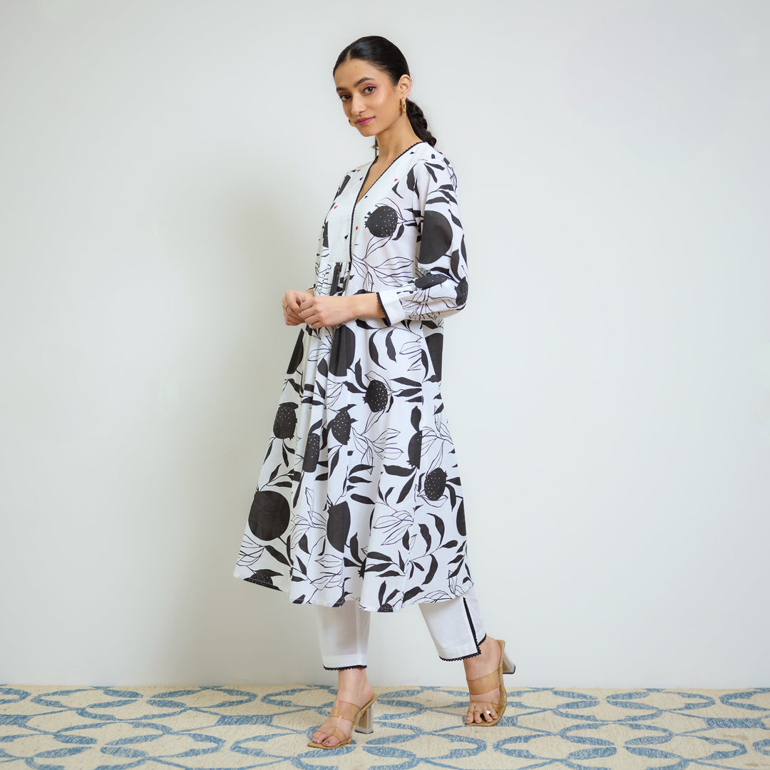 Black-&-White-Cotton-Hand-Embroidered-2-Piece-Kurta-Set