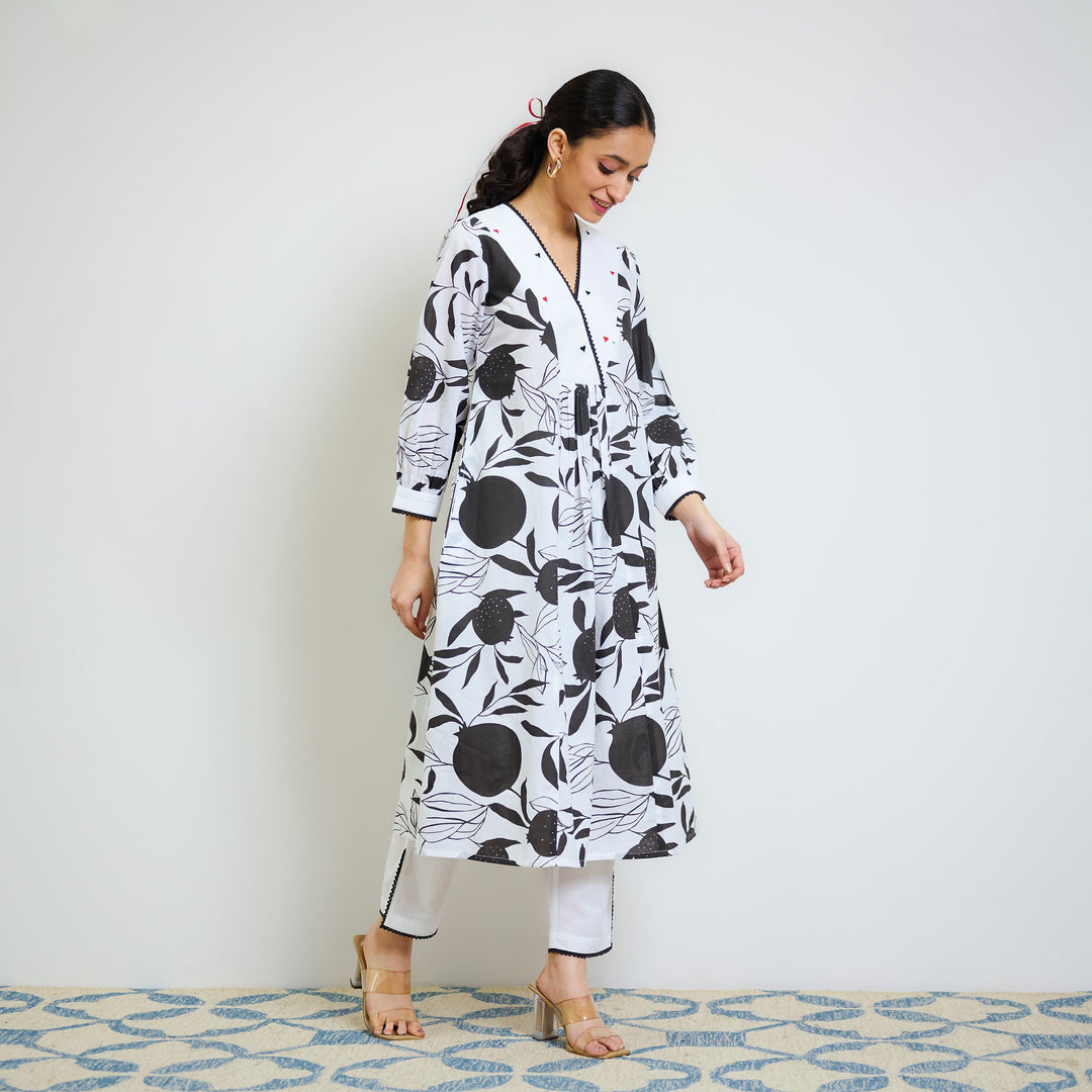 Black-&-White-Cotton-Hand-Embroidered-2-Piece-Kurta-Set