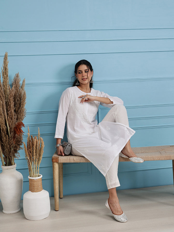 White Cotton Artisan Embroidered Chikankari Kurta