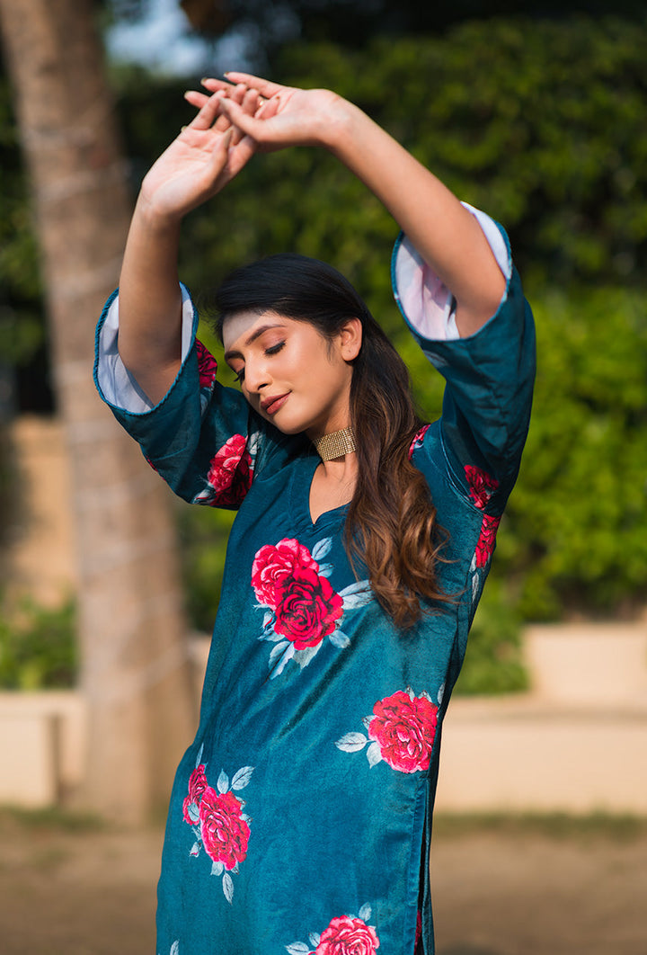 ZERESOUQ-Teal-Rose-Print-Velvet-kurta-2-Piece-Kurta-Set