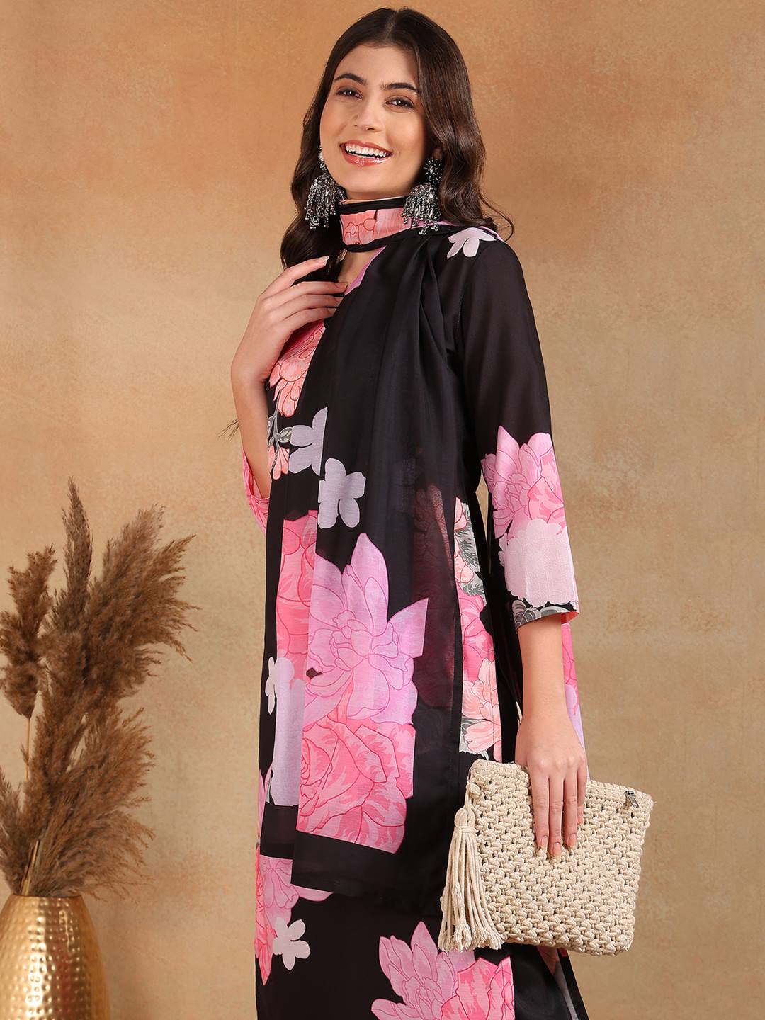 ZERESOUQ-Black-Cotton-Blend-Floral-Print-Straight-3-Piece-Kurta-Set