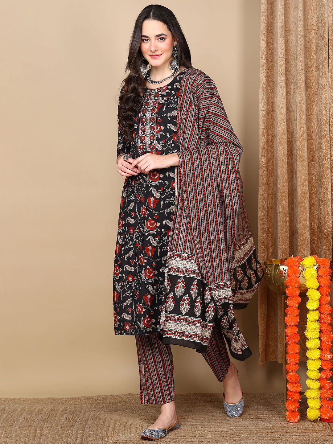 ZERESOUQ-Black-Rayon-Blend-Floral-Printed-3-Piece-Kurta-Set