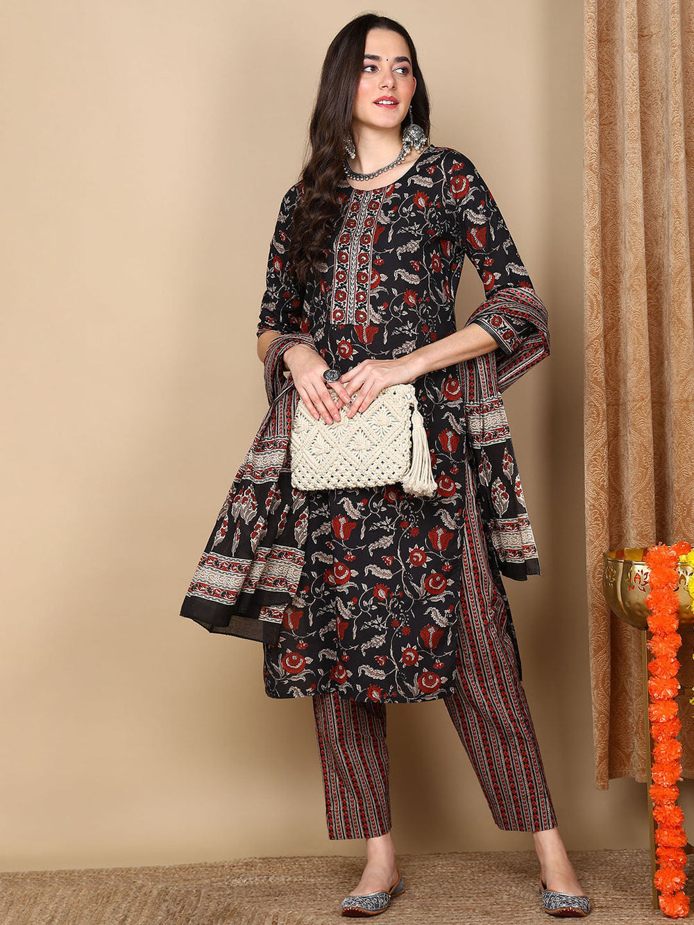ZERESOUQ-Black-Rayon-Blend-Floral-Printed-3-Piece-Kurta-Set