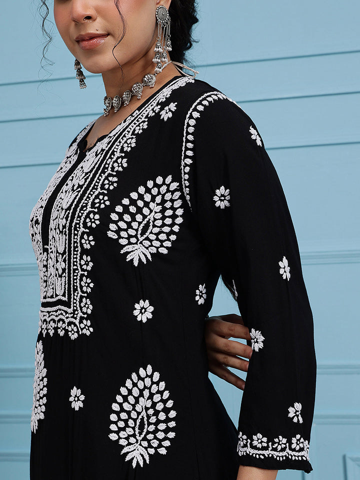 Black-Modal-Lucknowi-Chikankari-Sharara-Set-(Set-Of-2)
