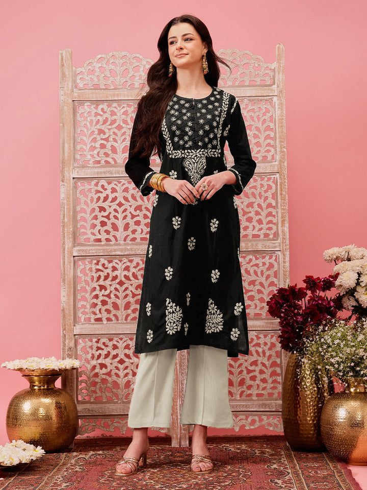 Black-&-White-Cotton-Embroidered-Chikankari-Kurta-Only