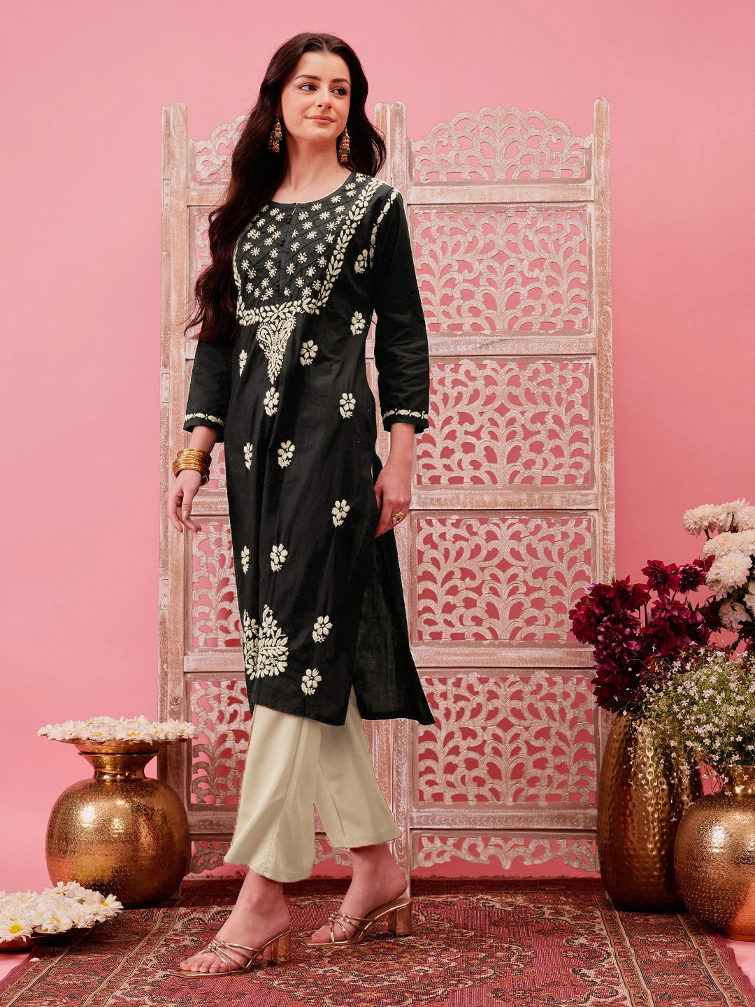 Black-&-White-Cotton-Embroidered-Chikankari-Kurta-Only