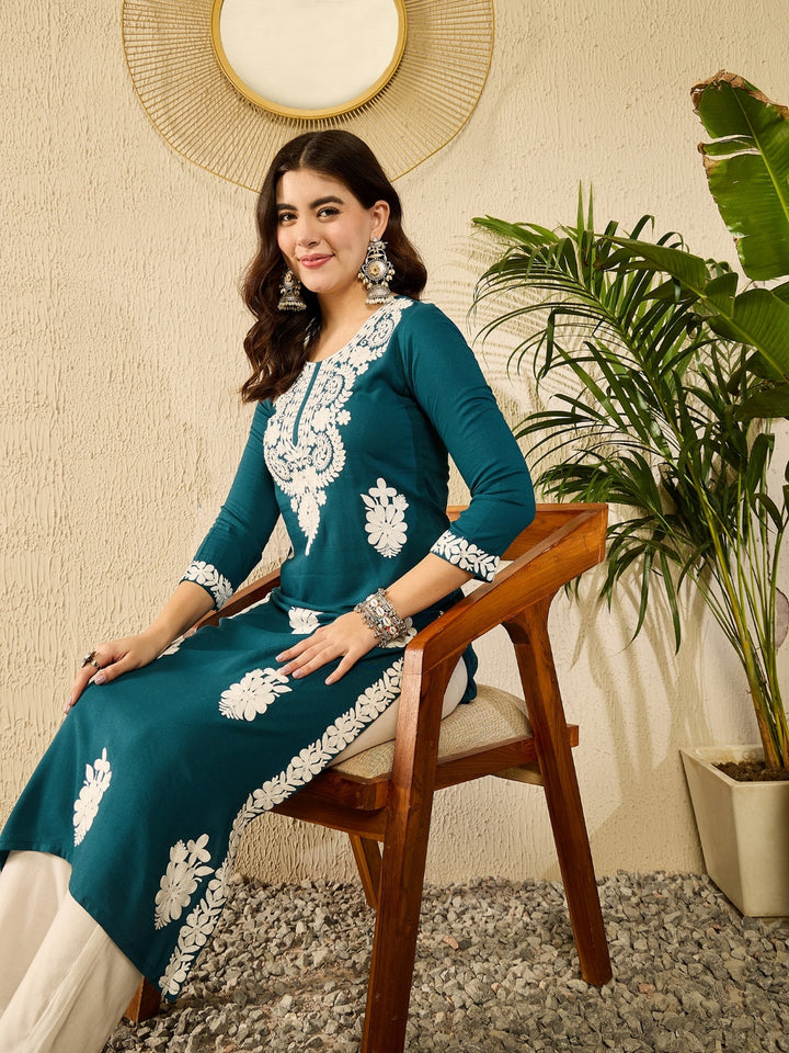 ZERESOUQ-Blue-Viscose-Rayon-Solid-Embroidered-Straight-Kurta