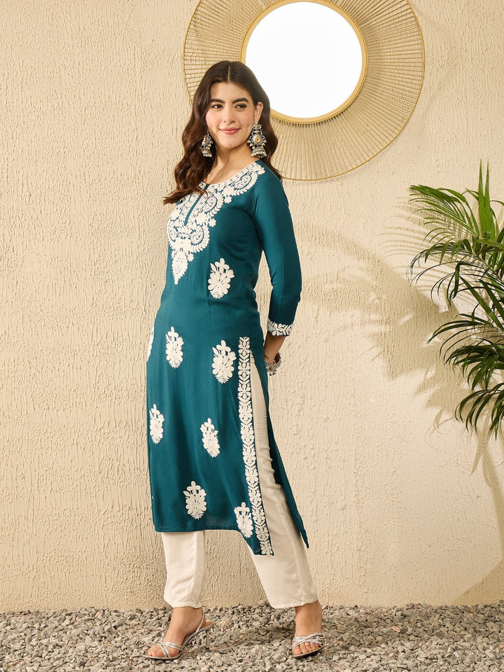 ZERESOUQ-Blue-Viscose-Rayon-Solid-Embroidered-Straight-Kurta