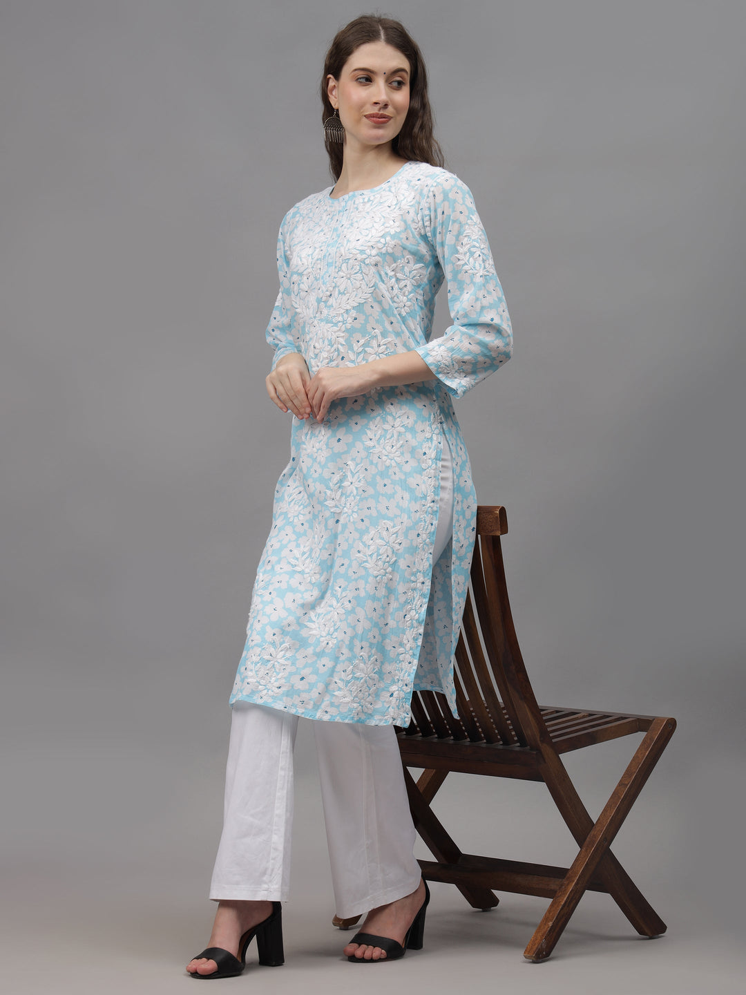 Blue-&-White-Mulmul-Embroidered-Chikankari-Kurti