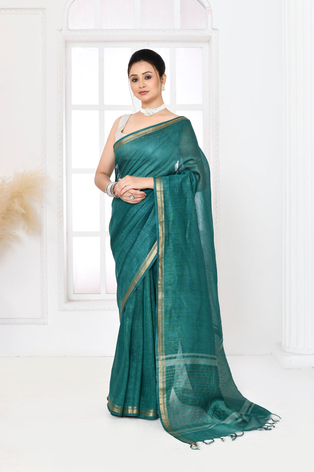 Bottle-Green-Tussar-Linen-Handloom-Saree-With-Embroidered-Blouse