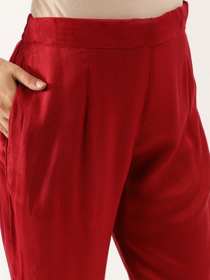 Maroon-Velvet-Plain-Embroidered-3-Piece-Kurta-Set