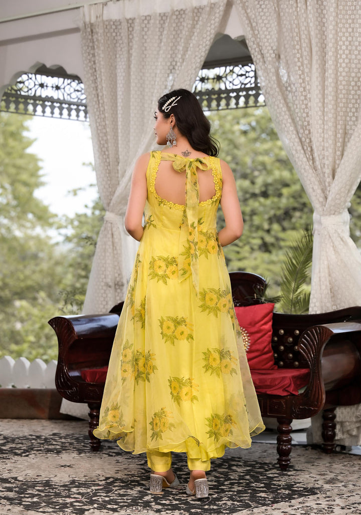 Light-Yellow-Organza-Floral-Anarkali-3-Piece-Kurta-Set