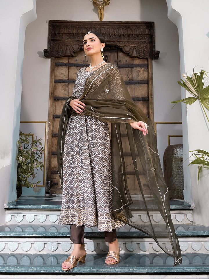 Brown-Muslin-Asymmetric-Print-Anarkali-3-Piece-Kurta-Set
