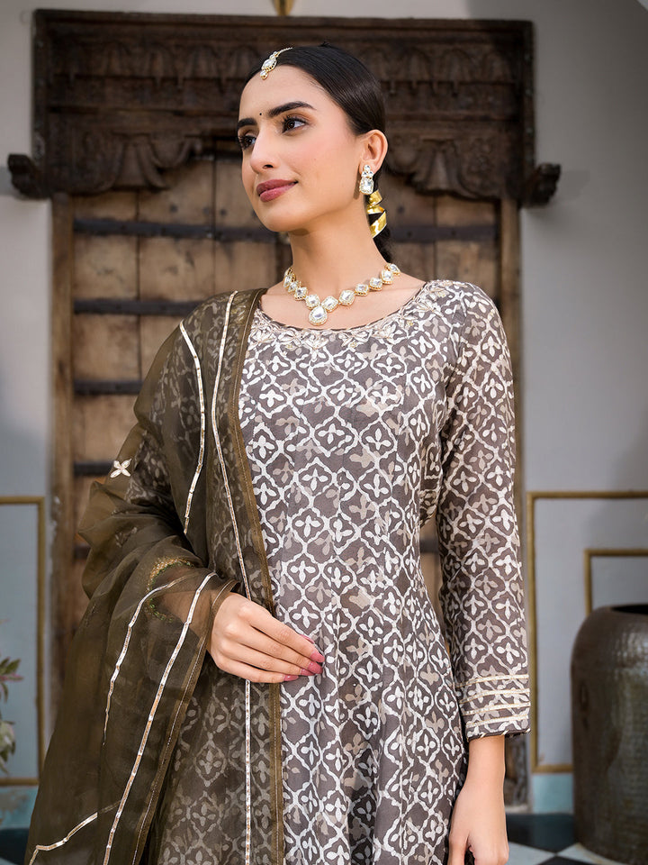 Brown-Muslin-Asymmetric-Print-Anarkali-3-Piece-Kurta-Set