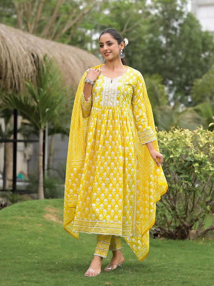 Yellow-Cotton-Floral-Print-3-Piece-Kurta-Set