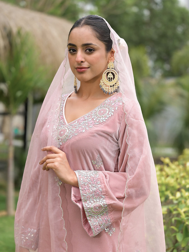 Pink-Velvet-Embroidered-3-Piece-Kurta-Set