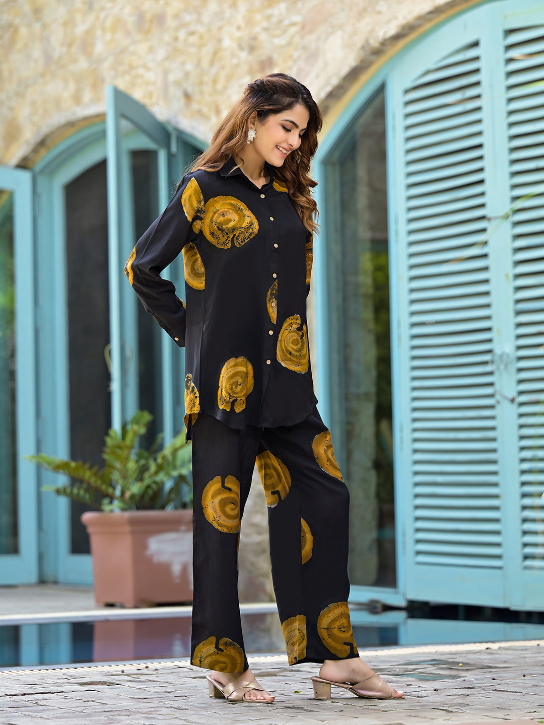 Black-Muslin-Hand-Block-Printed-Co-Ord-Set