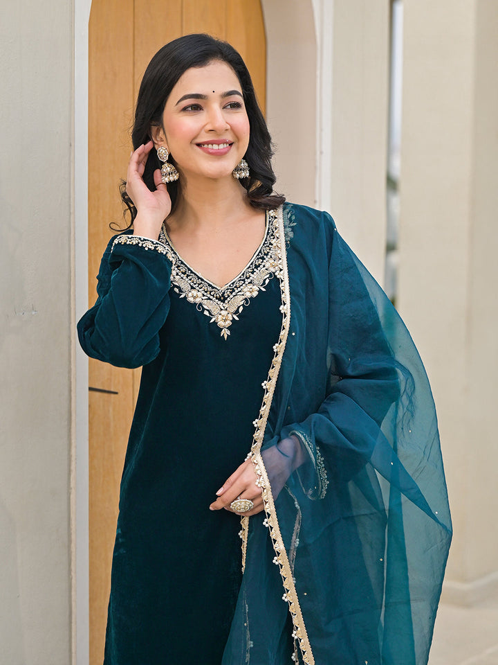 Green-Velvet-Embroidered-3-Piece-Kurta-Set