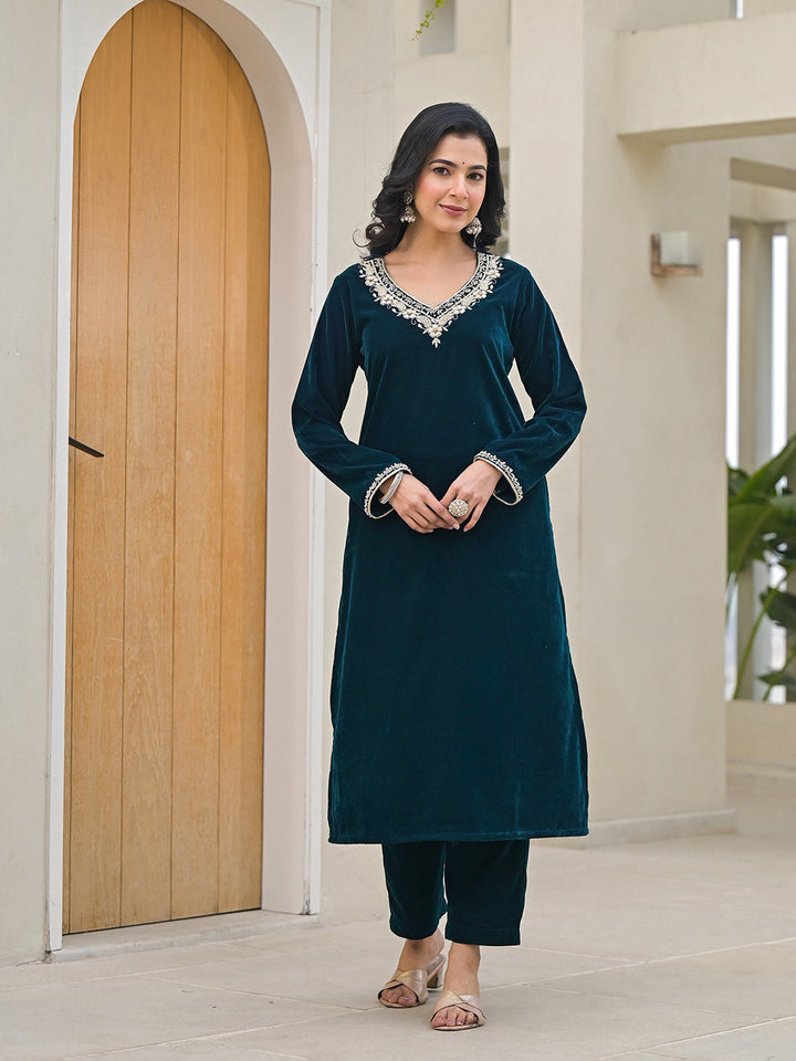 Green-Velvet-Embroidered-3-Piece-Kurta-Set