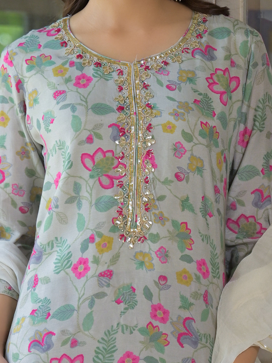 Light-Grey-Muslin-Floral-3-Piece-Kurta-Set