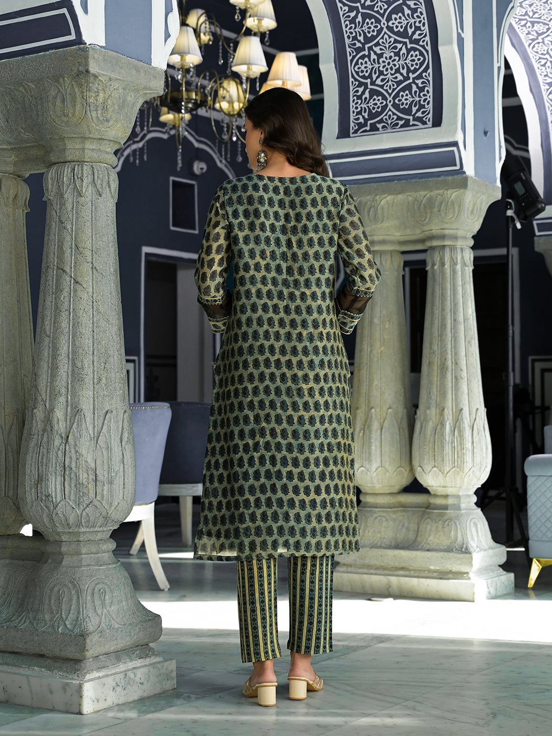 Green-Maheshwari-Silk-Ethnic-Printed-3-Piece-Kurta-Set