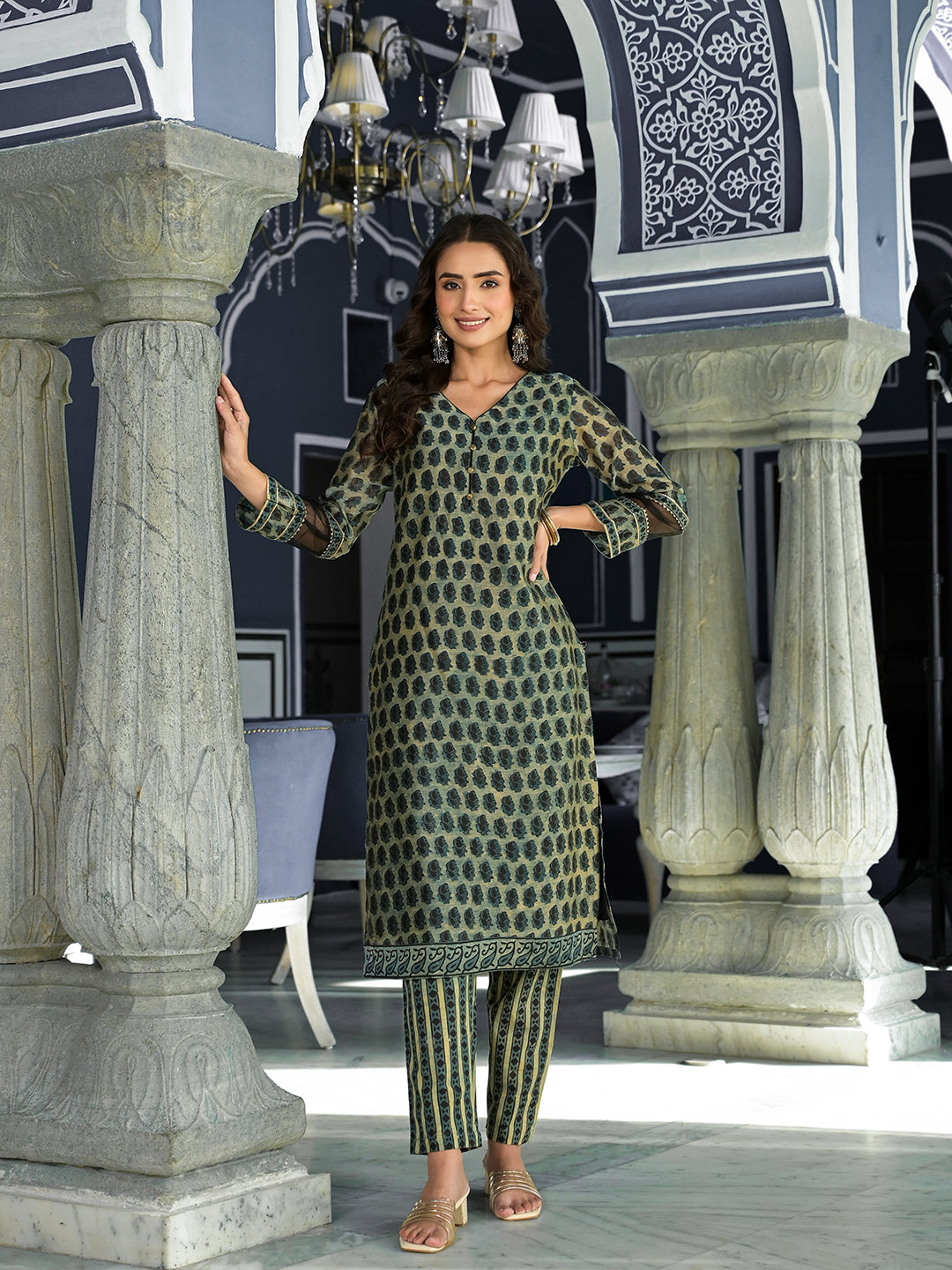 Green-Maheshwari-Silk-Ethnic-Printed-3-Piece-Kurta-Set