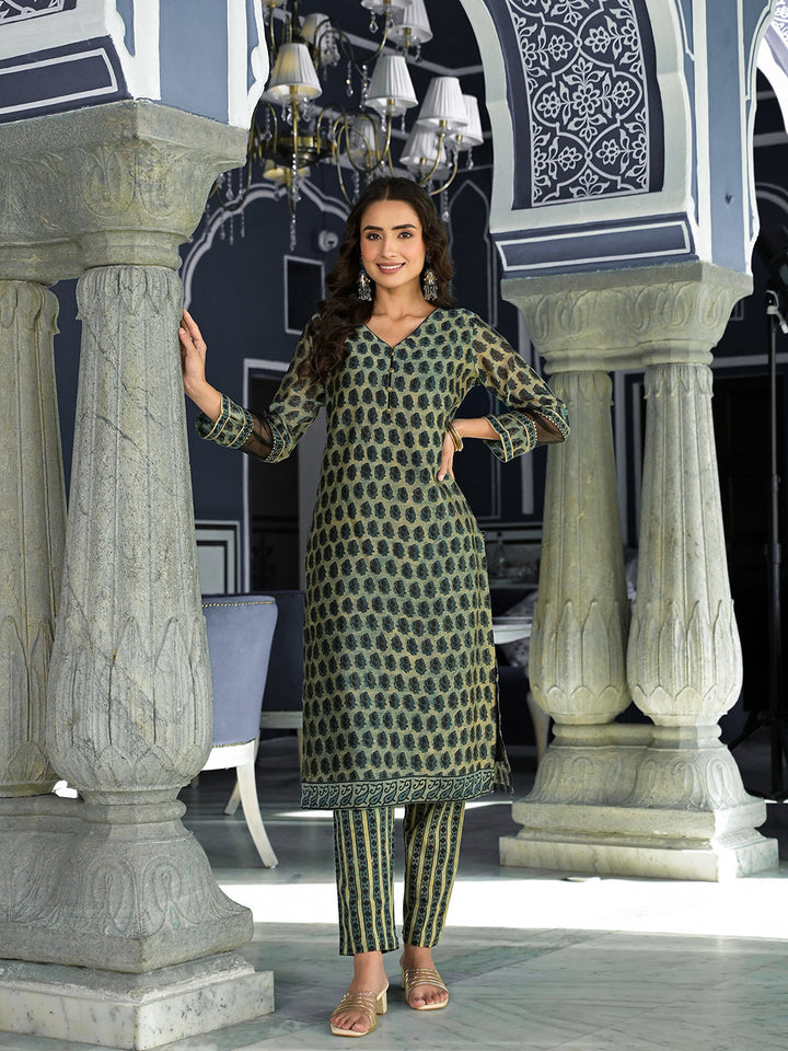 Green-Maheshwari-Silk-Ethnic-Printed-3-Piece-Kurta-Set