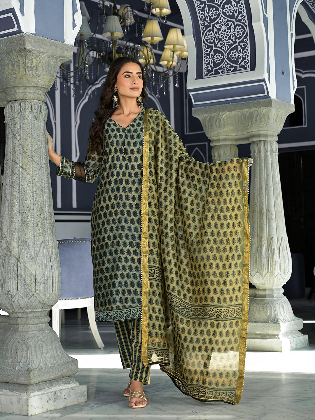 Green-Maheshwari-Silk-Ethnic-Printed-3-Piece-Kurta-Set