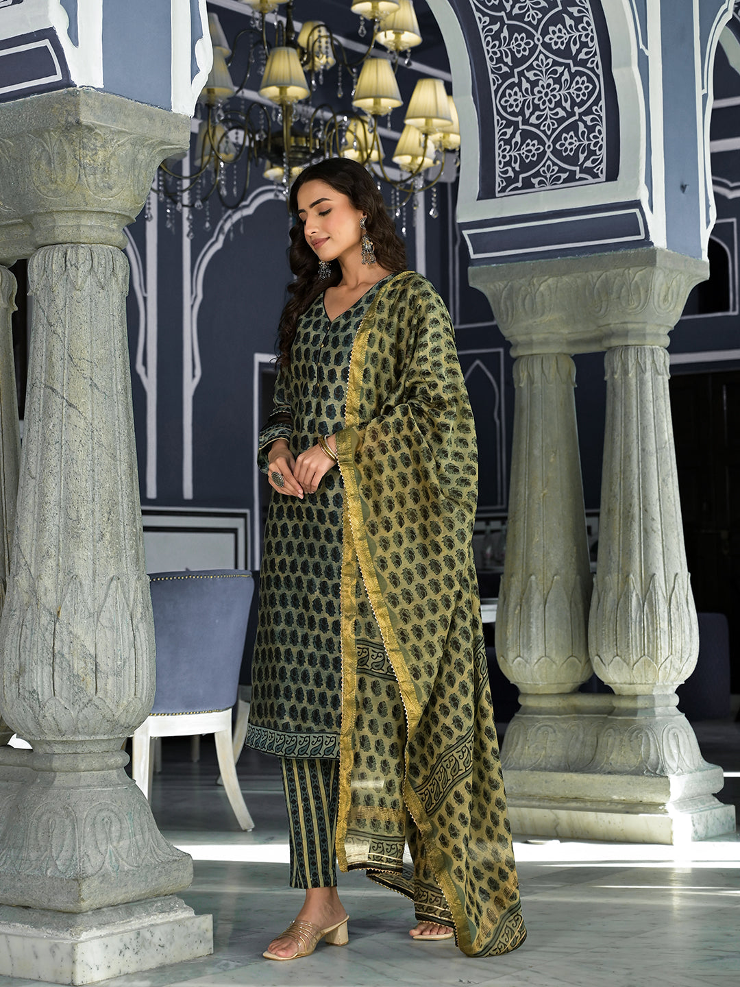 Green-Maheshwari-Silk-Ethnic-Printed-3-Piece-Kurta-Set