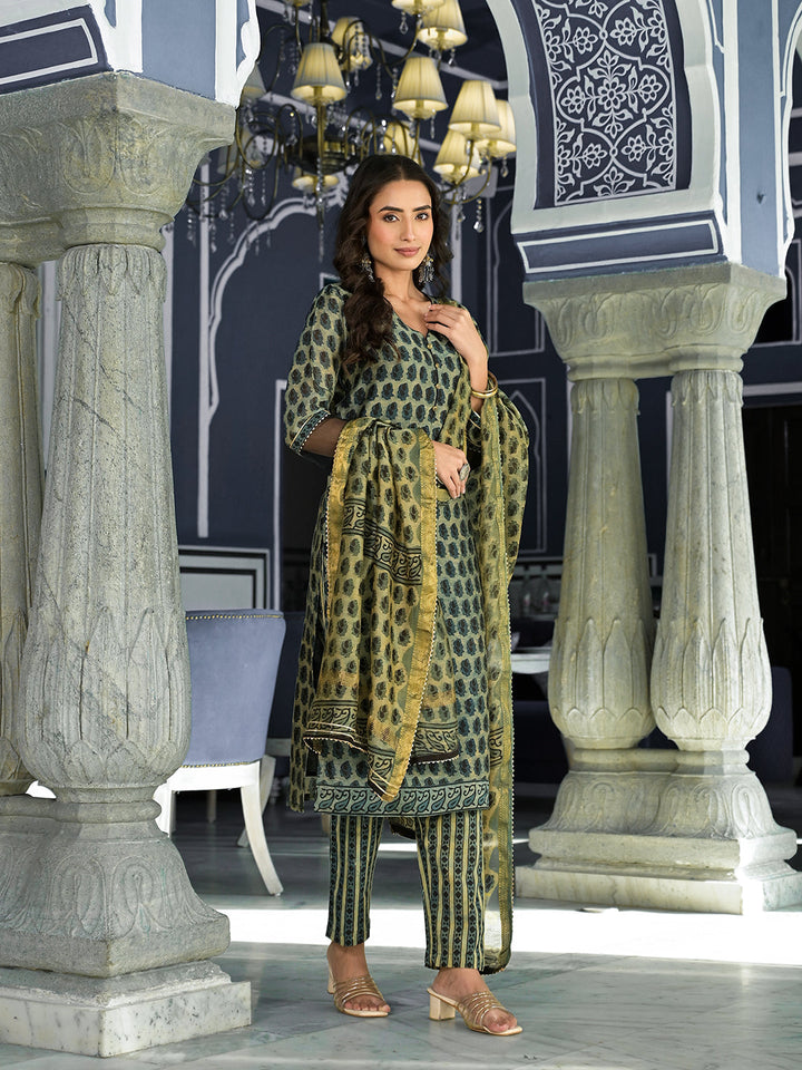 Green-Maheshwari-Silk-Ethnic-Printed-3-Piece-Kurta-Set