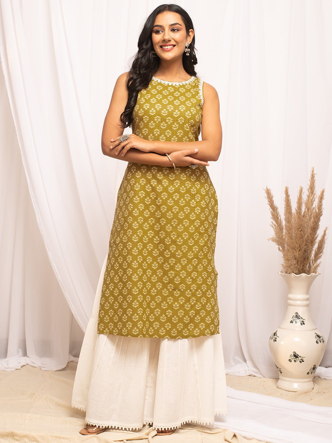 Yellow-Cotton-Floral-Print-Sleeveless-Straight-Kurta