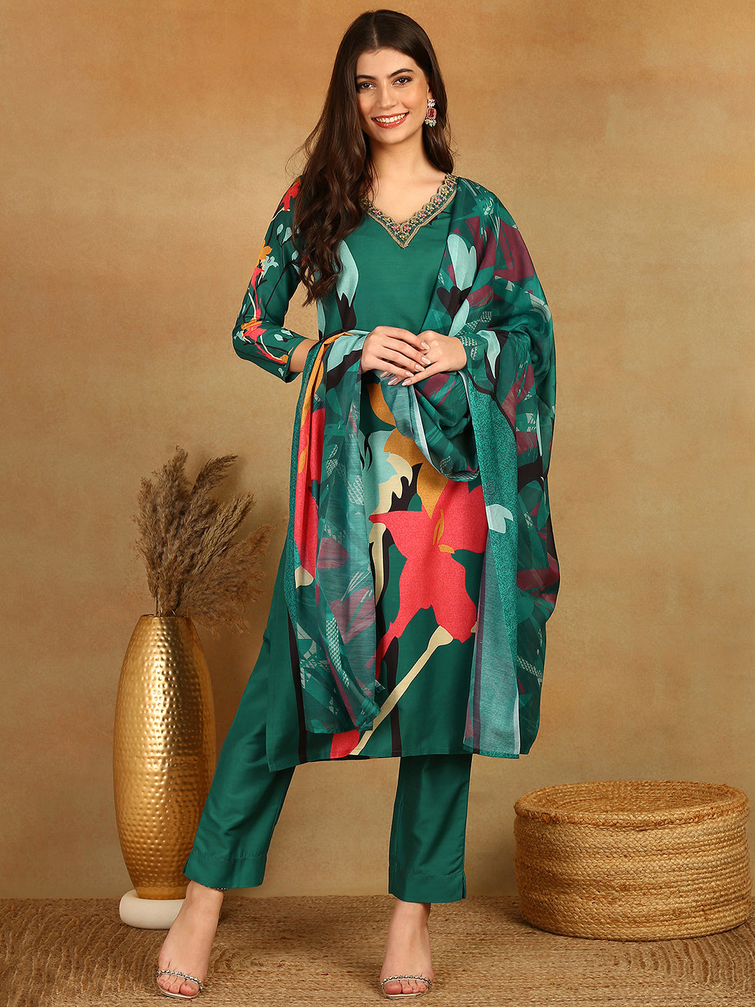 ZERESOUQ-Green-Silk-Blend-Floral-Printed-Kurta-Trousers-With-Dupatta