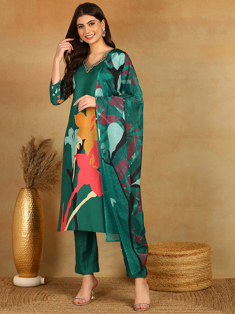 ZERESOUQ-Green-Silk-Blend-Floral-Printed-Kurta-Trousers-With-Dupatta