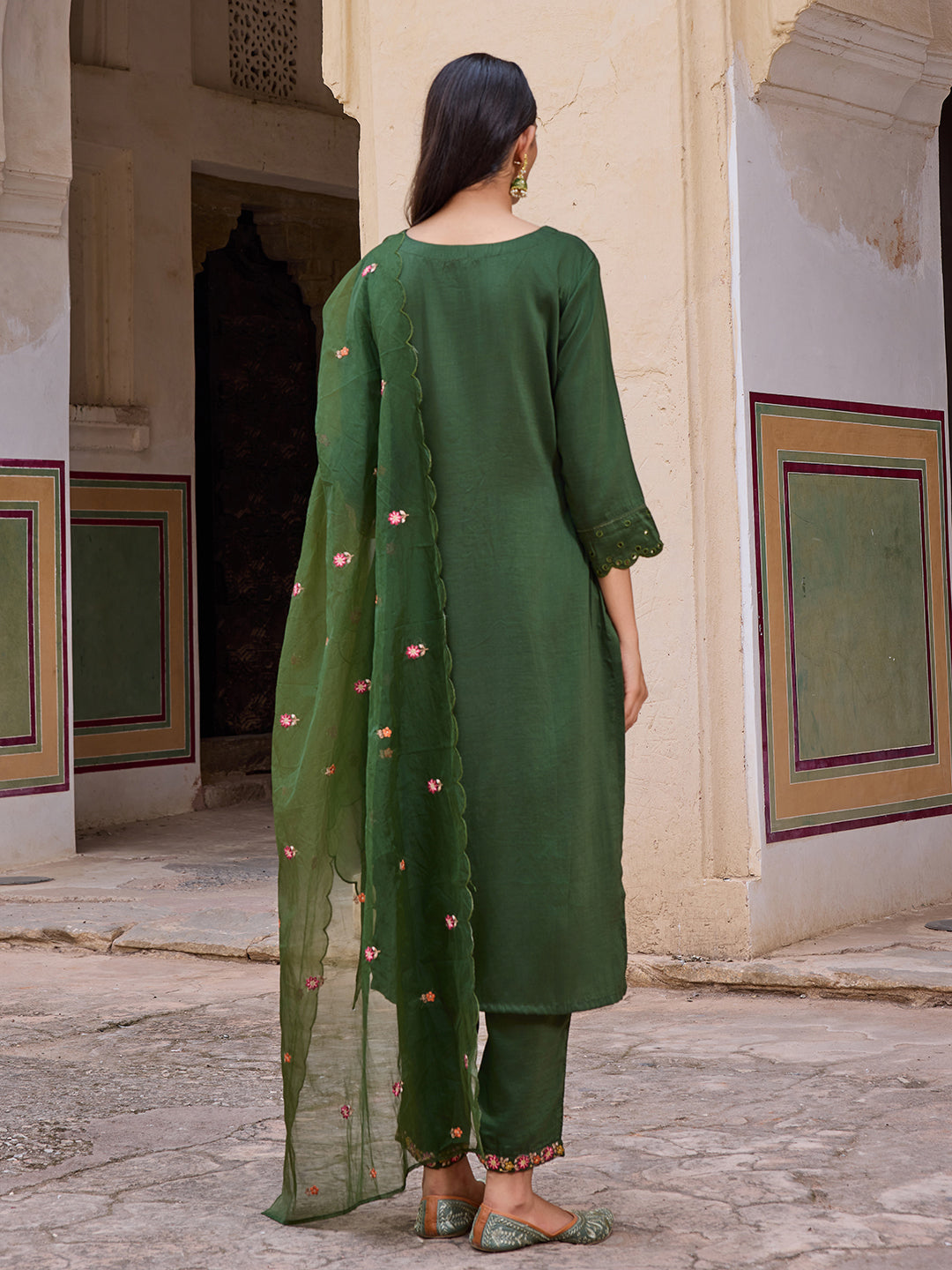 ZERESOUQ-Green-Silk-Blend-Solid-Embroidery-Straight-3-Piece-Kurta-Set