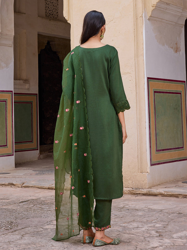 ZERESOUQ-Green-Silk-Blend-Solid-Embroidery-Straight-3-Piece-Kurta-Set