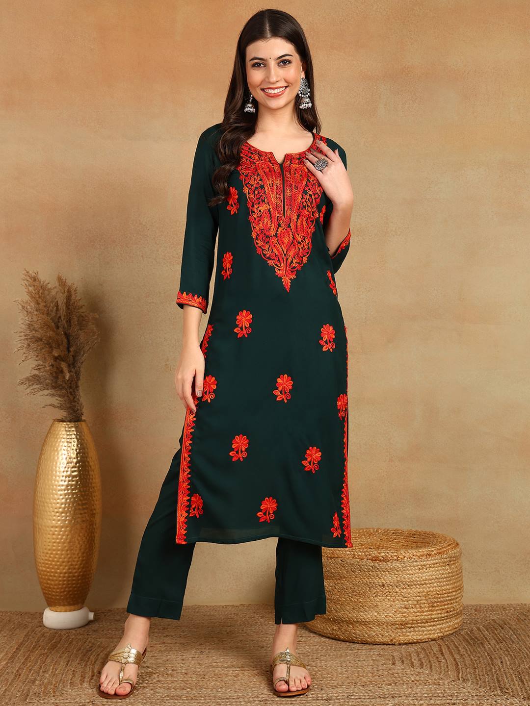 ZERESOUQ-Green-&-Red-Viscose-Rayon-Thread-Work-Straight-Kurta