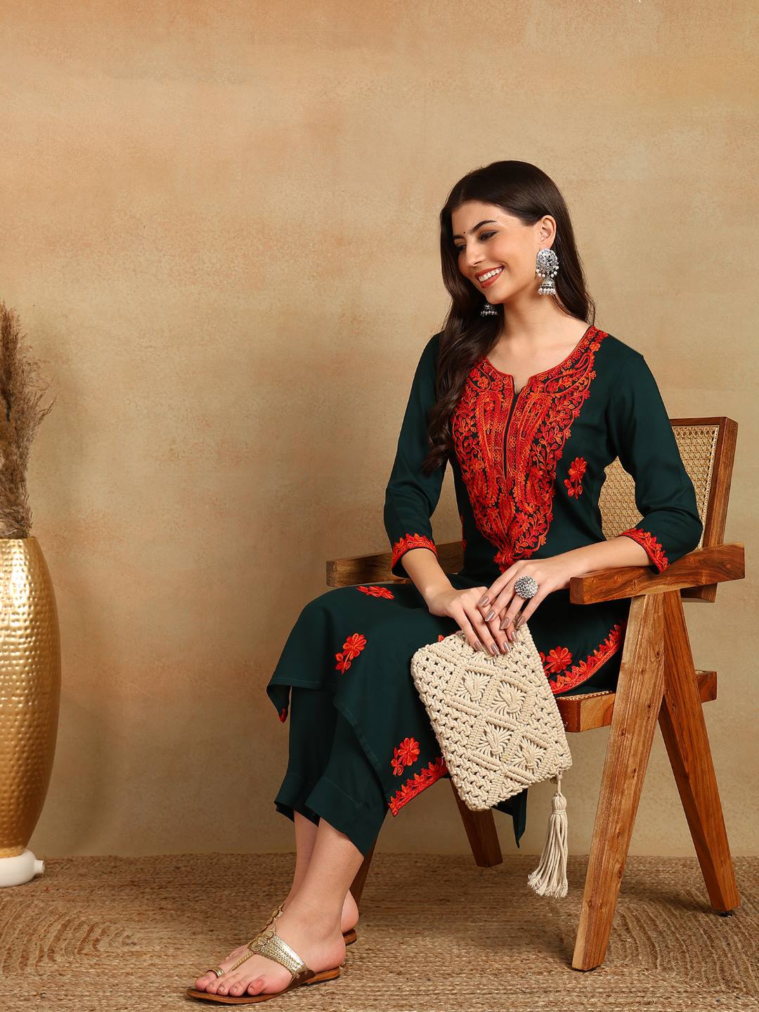 ZERESOUQ-Green-&-Red-Viscose-Rayon-Thread-Work-Straight-Kurta