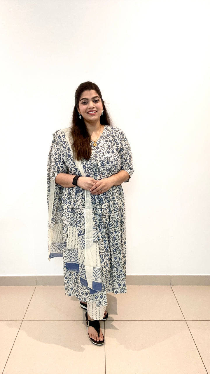Gulnar Blue & White Cotton Sanganeri Block Print Kurta Set