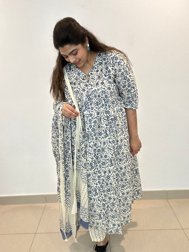 Gulnar Blue & White Cotton Sanganeri Block Print Kurta Set