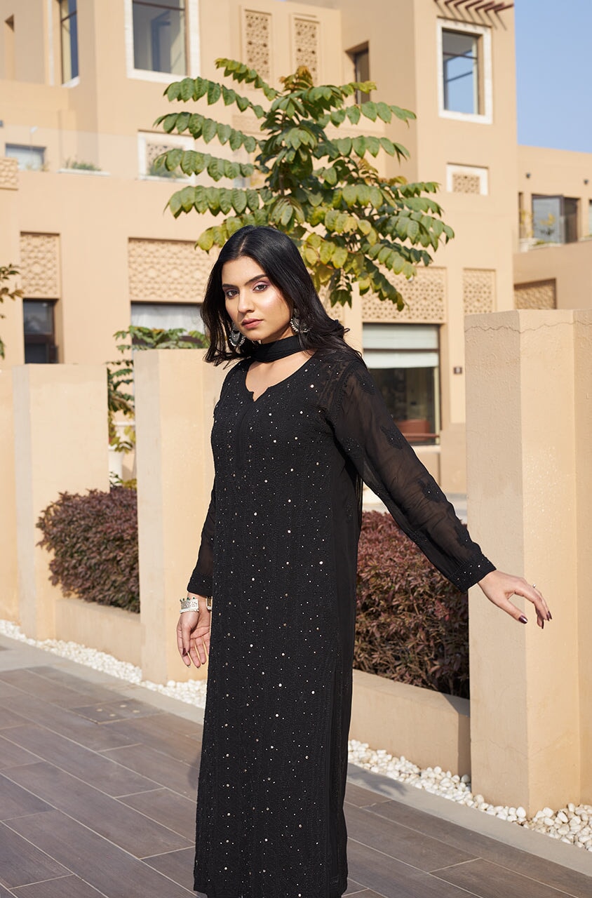 ZERESOUQ-Noori-Black-Georgette-kurta-&-Gharara-with-Dupatta-&-Inner