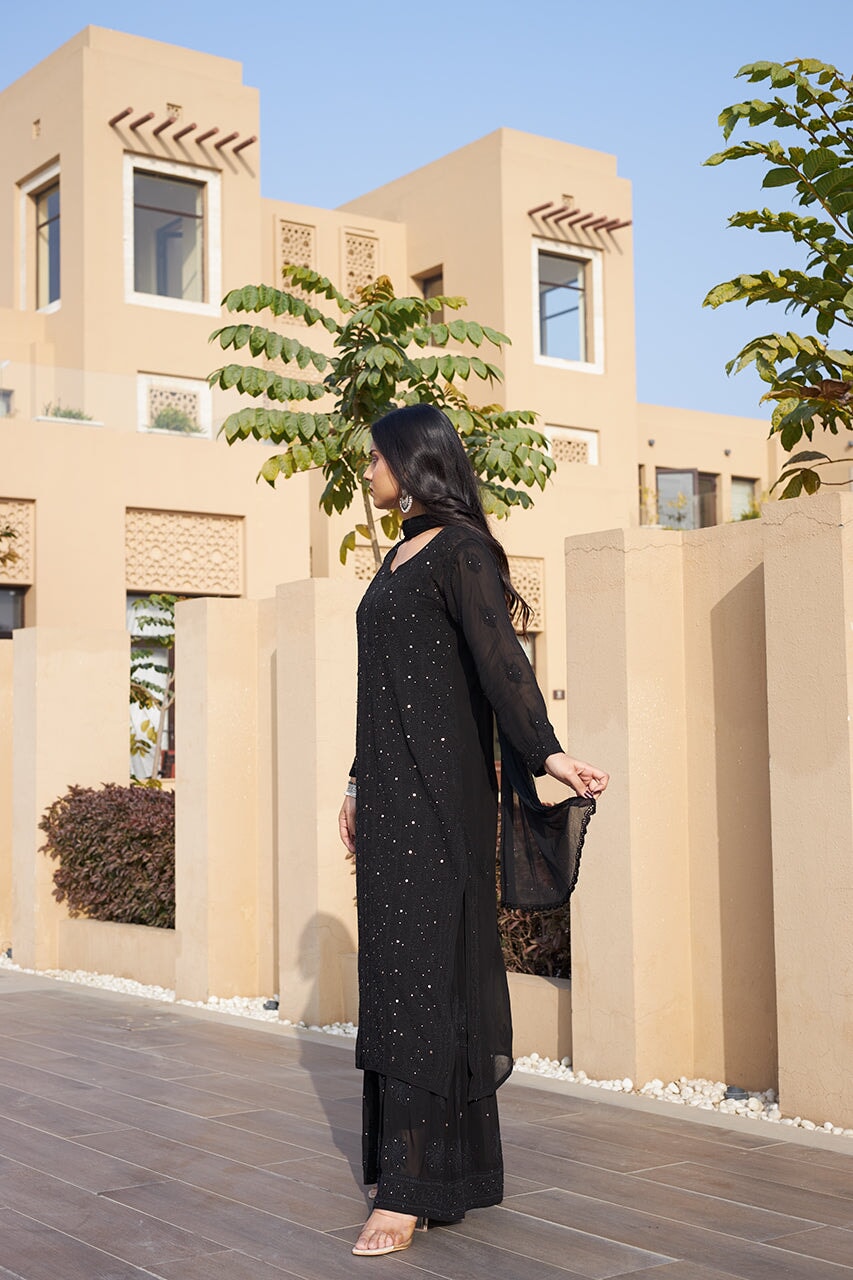 ZERESOUQ-Noori-Black-Georgette-kurta-&-Gharara-with-Dupatta-&-Inner