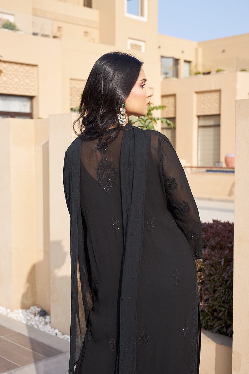 ZERESOUQ-Noori-Black-Georgette-kurta-&-Gharara-with-Dupatta-&-Inner