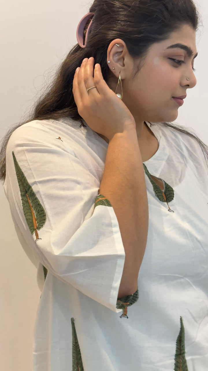 White-&-Green-Cotton-Vṛksha-Kurta-&-Pant-Set