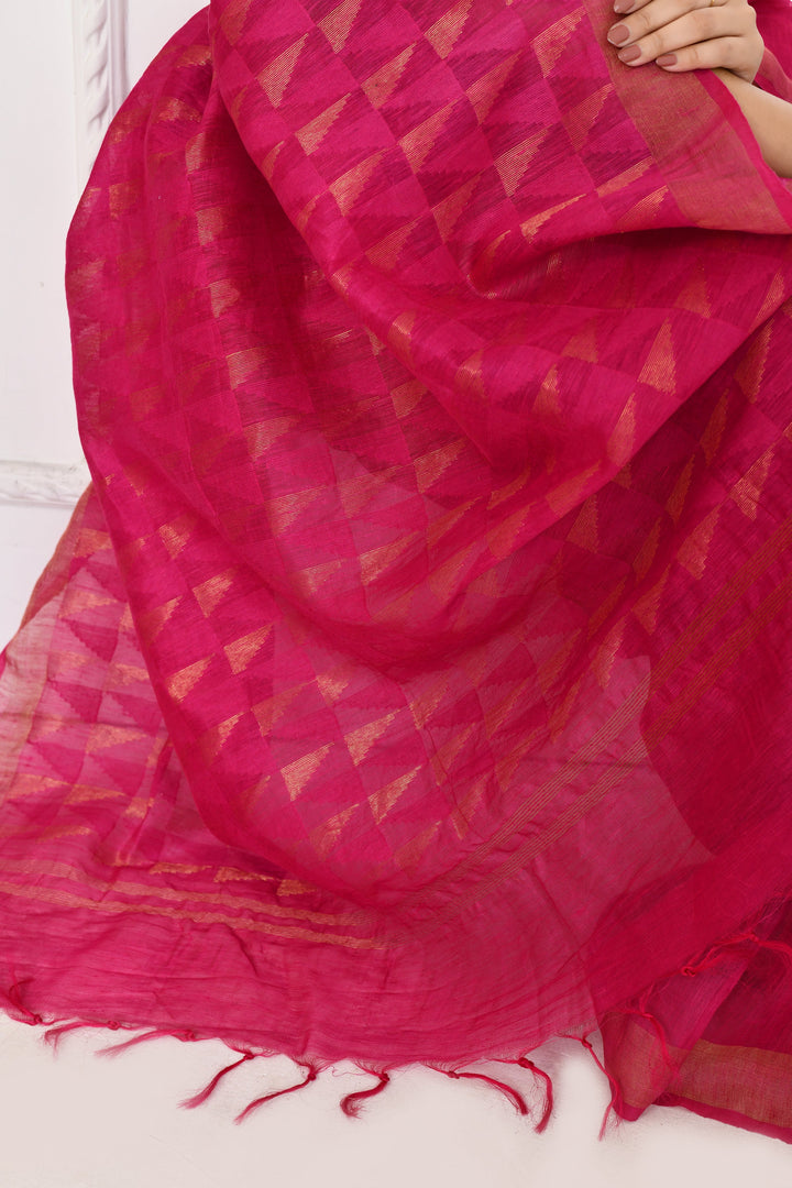 Magenta-Tussar-Linen-Handloom-Saree-With-Woven-Zari-Pallu