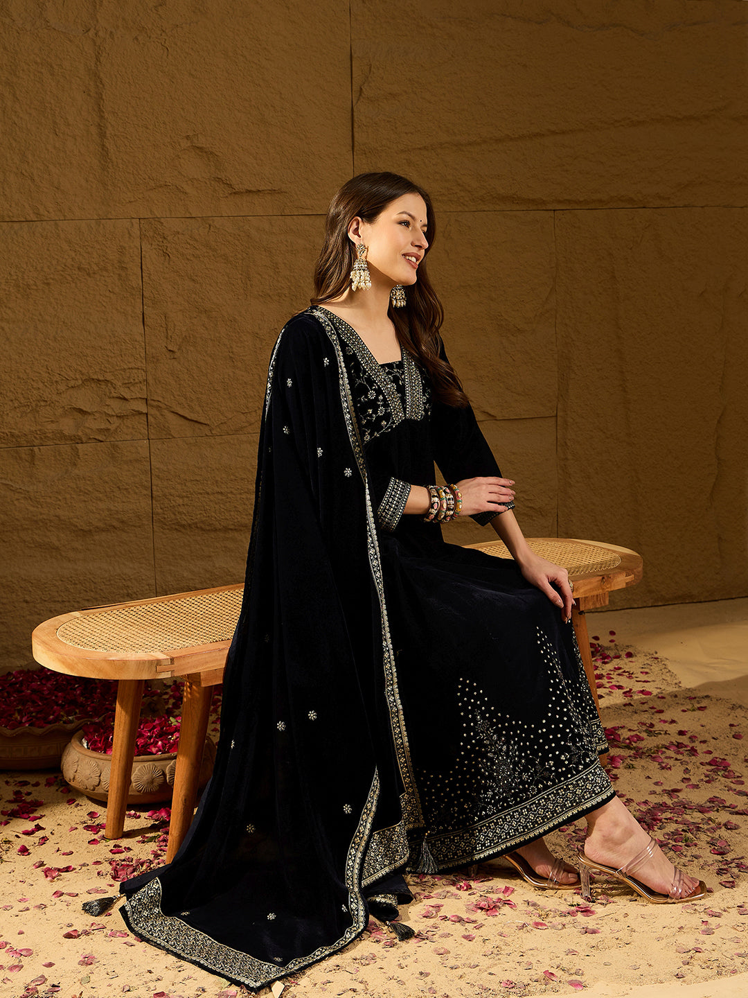 ZERESOUQ-Navy-Blue-Velvet-Floral-Printed-3-Piece-Anarkali-Set
