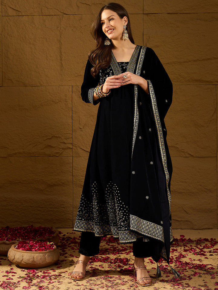 ZERESOUQ-Navy-Blue-Velvet-Floral-Printed-3-Piece-Anarkali-Set