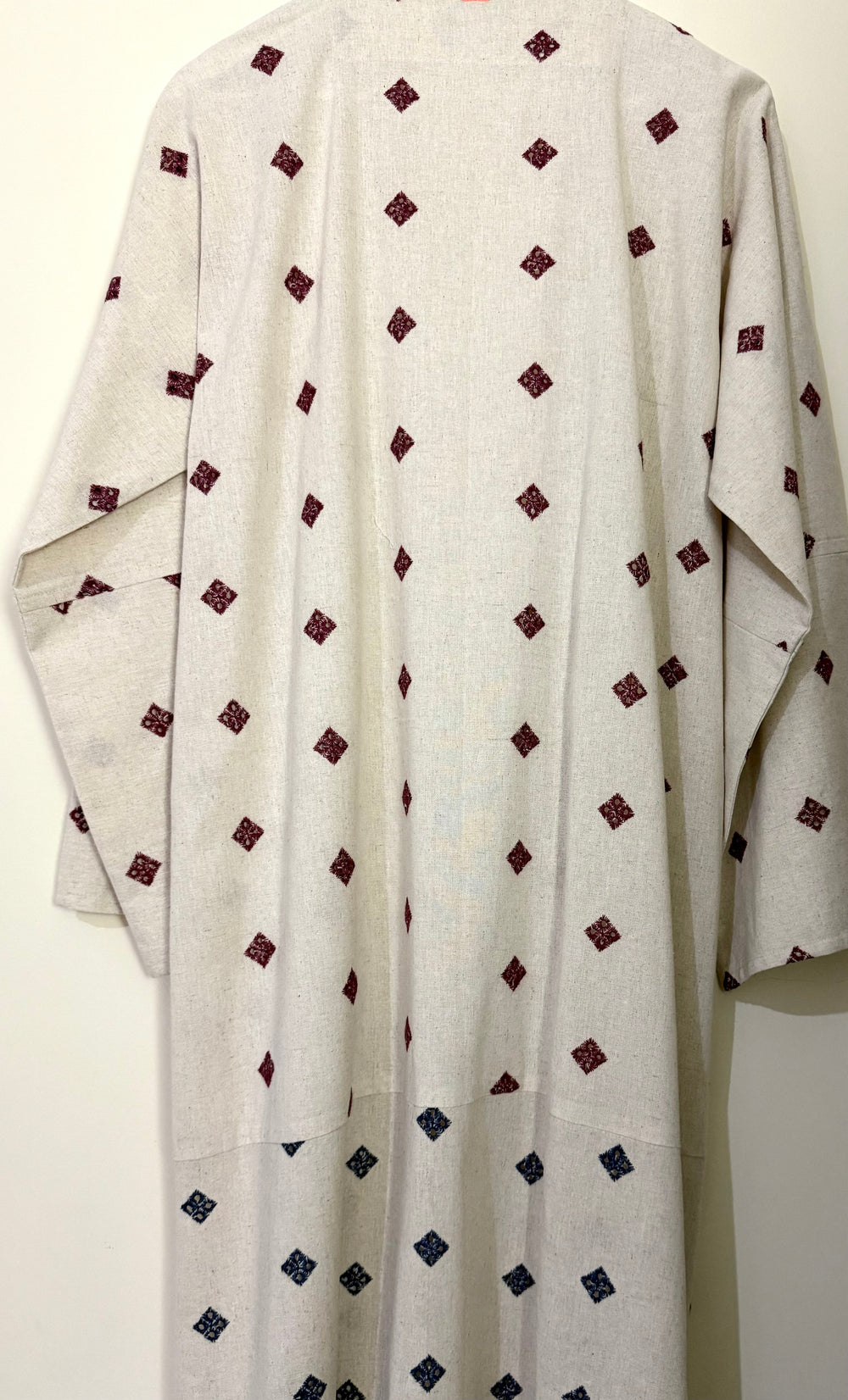Off-White-Dual-Linen-Embroidered-Abaya-With-Sheila