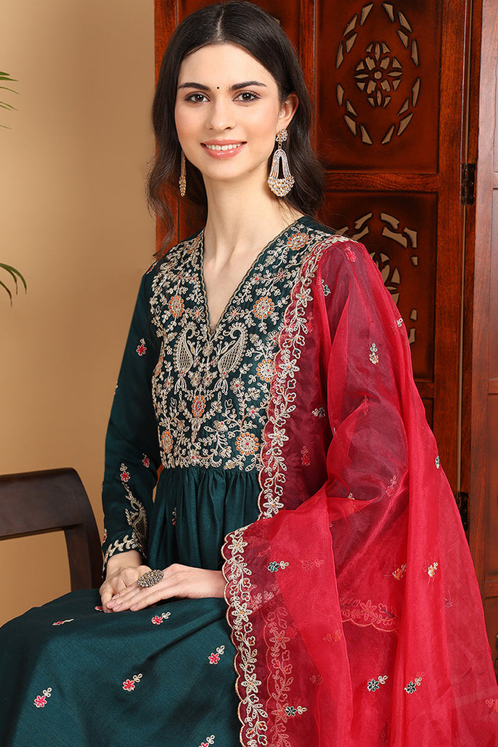 Green-Silk-Blend-Solid-Yoke-Design-Flared-Kurta-Set