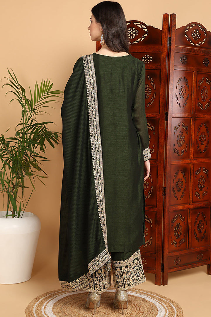 Green-Silk-Blend-Solid-Embroidered-Straight-Style-Kurta-Set