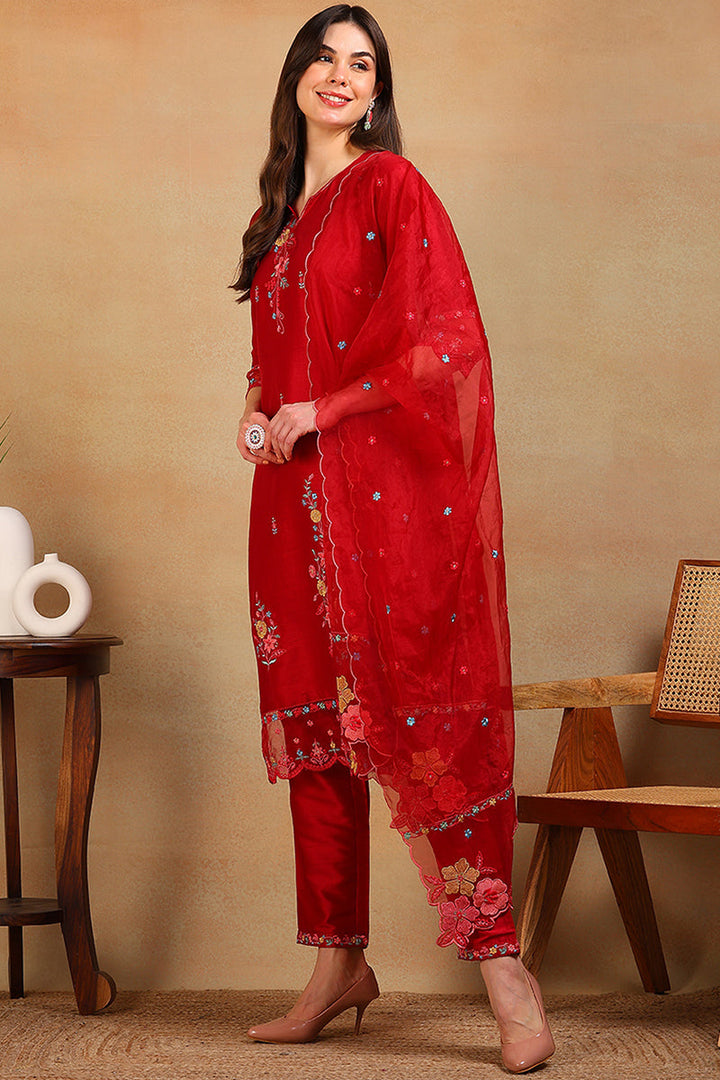 ZERESOUQ-Red-Silk-Blend-Solid-Embroidered-Straight-3-Piece-Kurta-Set
